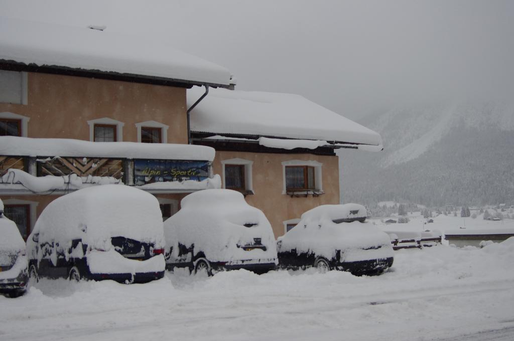 Alpin-Sportiv Apartamento Lermoos Quarto foto