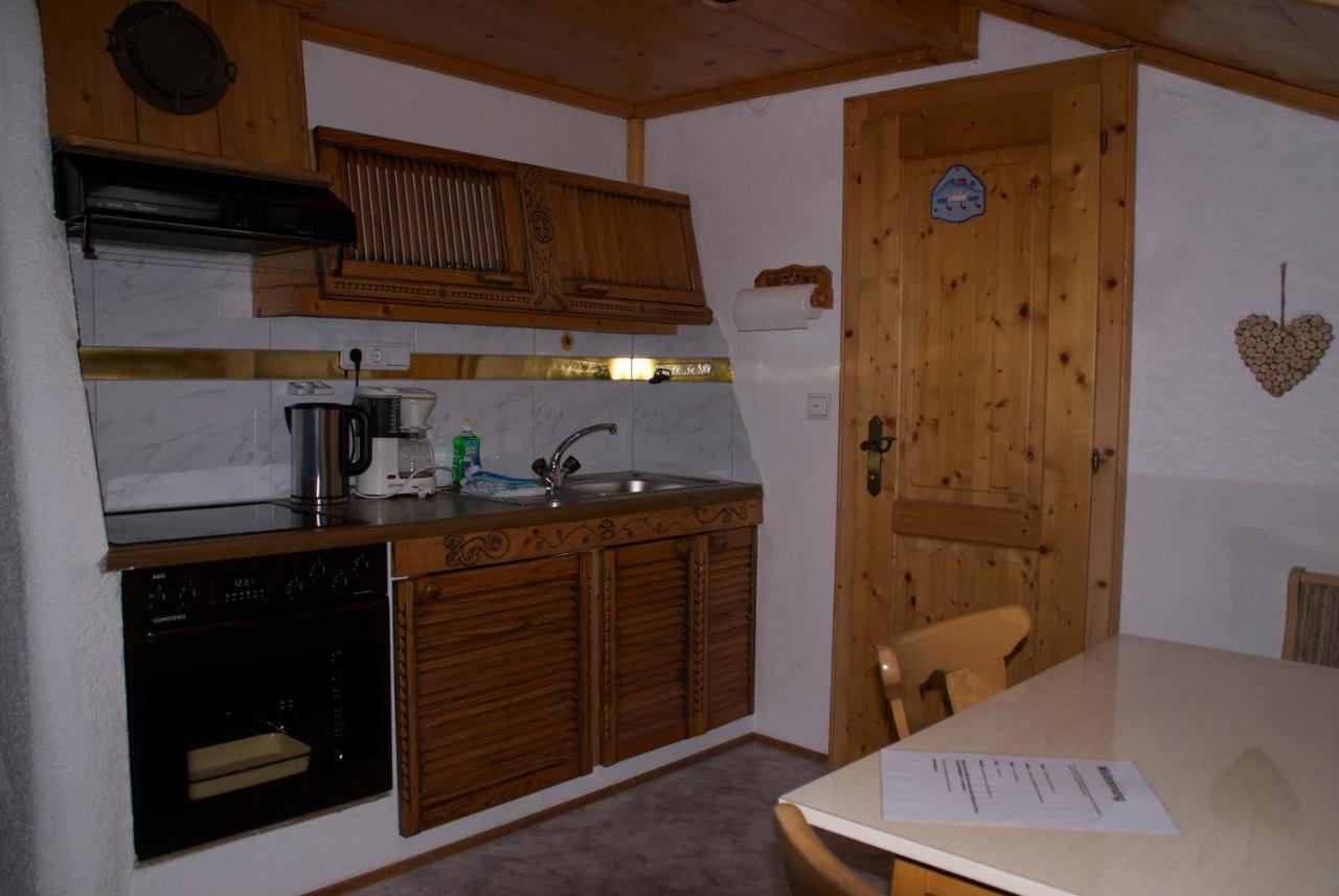 Alpin-Sportiv Apartamento Lermoos Quarto foto